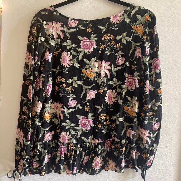 American Eagle top - Picture 8 of 9